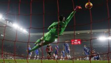 Челси не пуска Куртоа в Реал, вдига му заплатата