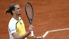 След обрат: Шампионът Зверев е на ¼-финал в Хамбург