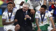 Той е титан! Той е великан! Той е татко Карло