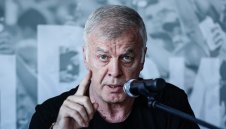 Поредна мощна атака срещу Наско Сираков