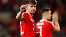 Клоп иска нов договор за дете-чудо