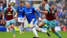 Бърнли постави Куман на дръвника