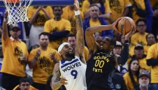 Голдън Стейт най-накрая преподписа с крило