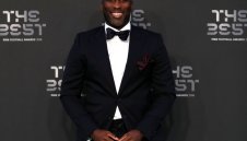 Сол Кембъл става треньор заради цвета на кожата си