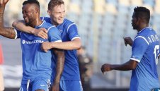 Роси бесен от формата на Мапуку