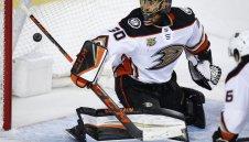 Калгари чукна Анахайм в НХЛ