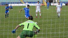 Левски гони грешника от финала със Славия