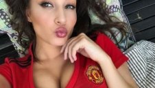 Катрина Мария надъхва Юнайтед с въздушни целувки