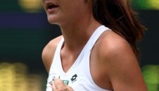 Агниешка Радванска с нова визия и лесна победа на Уимбълдън