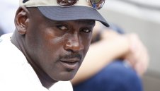 Допингиран боксьор нападна Майкъл Джордан