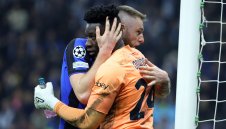 Интер се раздели с трима