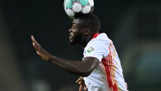 Ливърпул трябва да счупи касата за Упамекано