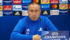 Турци ухажват Мъри с пачки