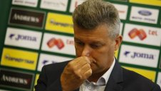 ОФИЦИАЛНО: Шефът на съдиите хвърли оставка, Боби Михайлов я прие