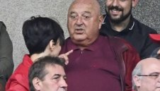 Бат' Венци попита: Феновете на Левски свещени крави ли са?