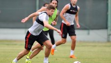 Джерард: Нямам търпение да се изправя срещу Лампард + ВИДЕО