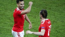 Белгийци ще поят Уелс с бира без пари