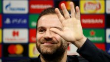 Мата увери: Щастлив съм при "червените дяволи"