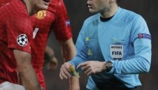 От УЕФА подкрепиха Чакър за червения картон