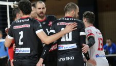 Нефтохимик разнебити Левски с 3:0