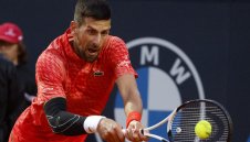 Джокович обеща да гледа Рома