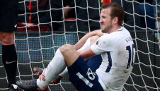 До часове става ясно колко сериозна е контузията на Хари