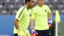 Браво готов да пази отново за Барса