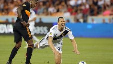 Златан: За сефте ме бият три поредни пъти