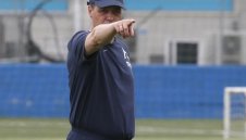 Петър Хубчев с дилема за десния бек срещу Лудогорец