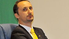 Топалов отпадна в Баку