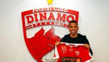 От Левски: Преговорите с Ривалдиньо са в застой