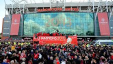 Юнайтед ще трябва да чака 20 години за нова титла