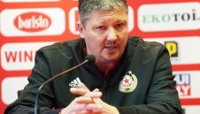 Любо Пенев изригна срещу Боби Михайлов: Трябва да изчистим тази тиня от алкохол и гнили ябълки