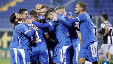 Левски пуска чат във Viber, правят стикер "7:2 е резултат"