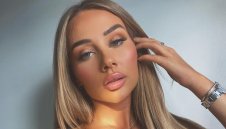 Секси футболистка разпали страстите сред феновете си + СНИМКИ