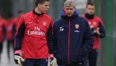 Арсен Венгер измамил Шчесни