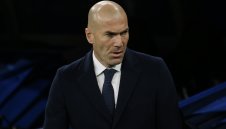 Зидан бяга от затъващия Реал