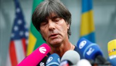 Изненада! Шефовете на германския футбол имат пълно доверие на Льов