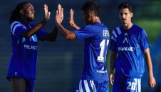 Левски писа петица на Септември