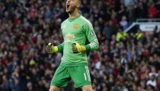 Клауза в договора прави Де Хеа щастлив