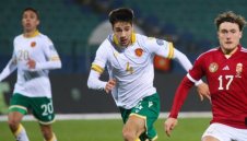 Илия Груев с първи цял мач при загуба на Лийдс