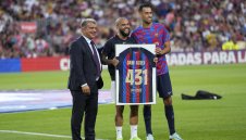 Ще си ходи, няма да си ходи: Лапорта обясни за Буси