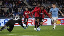 Драма в Рим! Гол в 93-ата минута остави Милан в битката за Скудетото