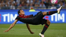 Милан отхвърли първата оферта за Бака