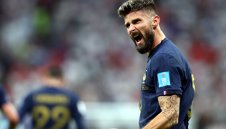 Жиру обясни как качи англичаните на самолета за Острова