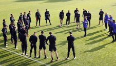 Ван Гаал извика три "лалета" по спешност