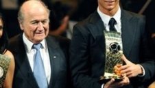 Роналдо си струва парите, смята Блатер