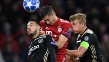 Безобразен Байерн се изложи срещу Аякс в Мюнхен, изпада в сериозна криза