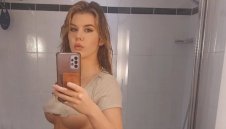 Фен с интересна молба към бойна мацка + СНИМКИ