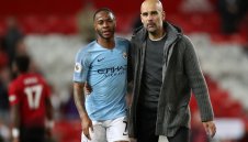 Стърлинг няма срам! Направи си дебелашка шега на гърба на Ливърпул